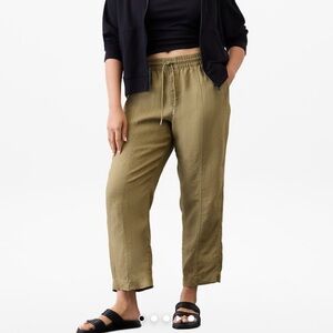 Athleta Green Ankle Cropped Pants